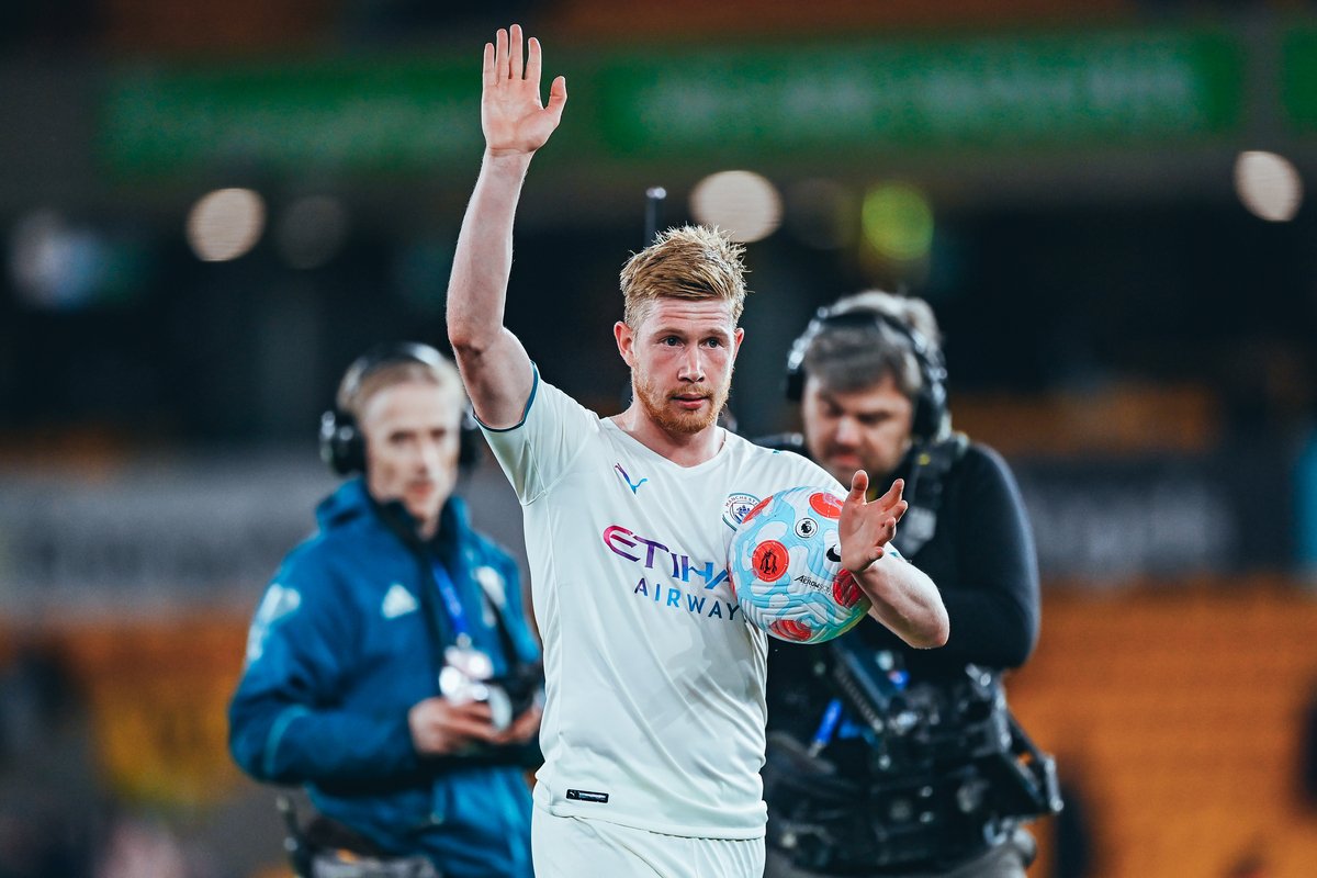 ManCityES's tweet photo. ¿Cómo no quererlo? 💙

🔵 #MCFCEspañol | https://t.co/EthAjgGL5o https://t.co/XVxznxq9IE