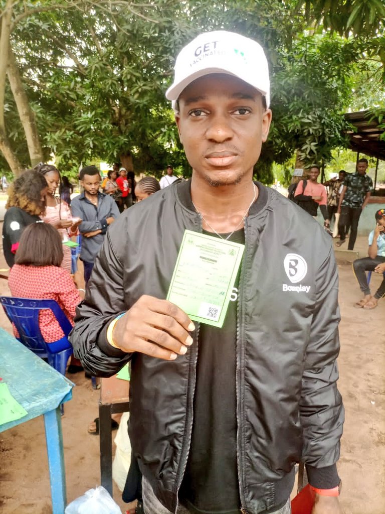 CDDWestAfrica's tweet photo. More pictures from day one as Covid-19  Vaccination Exercise  continues at the Federal Polytechnic Nekede as Students receives their Covid-19 Vaccine.

@HassanIdayat
@oaaigbe
#GetvaccinatedNigeria 
#Vaccinesaresafe https://t.co/A1Xo8Weabo