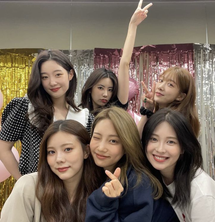 hello AID! we are aware of the news and we wanted to announce we’ll be back with new activities for their upcoming comeback in August!

we hope you can join us to support our girls for the last time together and return the love they’ve given us🤍

#DIA #다이아 <a href="/dia_official/">다이아 DIA</a>