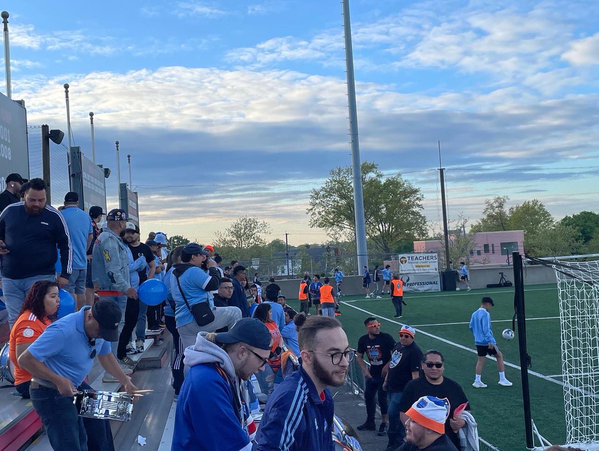 RobAbramowitz's tweet photo. Viendo #NYCFC vs #NYRochester desde la porra de #VamosNYC en #BelsonStadium.
#NYCvNYR #USOC22 https://t.co/84Qwc8BPEB