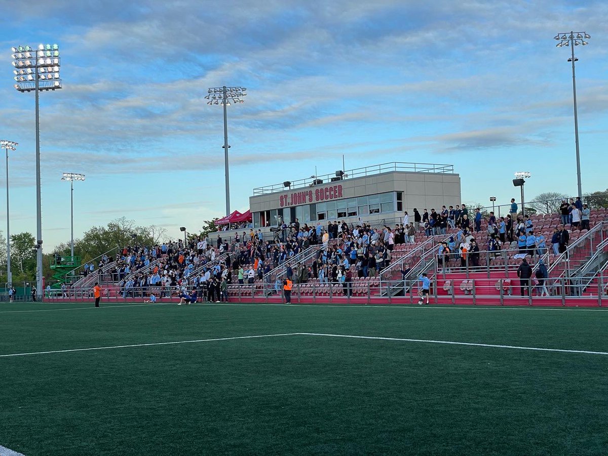 RobAbramowitz's tweet photo. Viendo #NYCFC vs #NYRochester desde la porra de #VamosNYC en #BelsonStadium.
#NYCvNYR #USOC22 https://t.co/84Qwc8BPEB