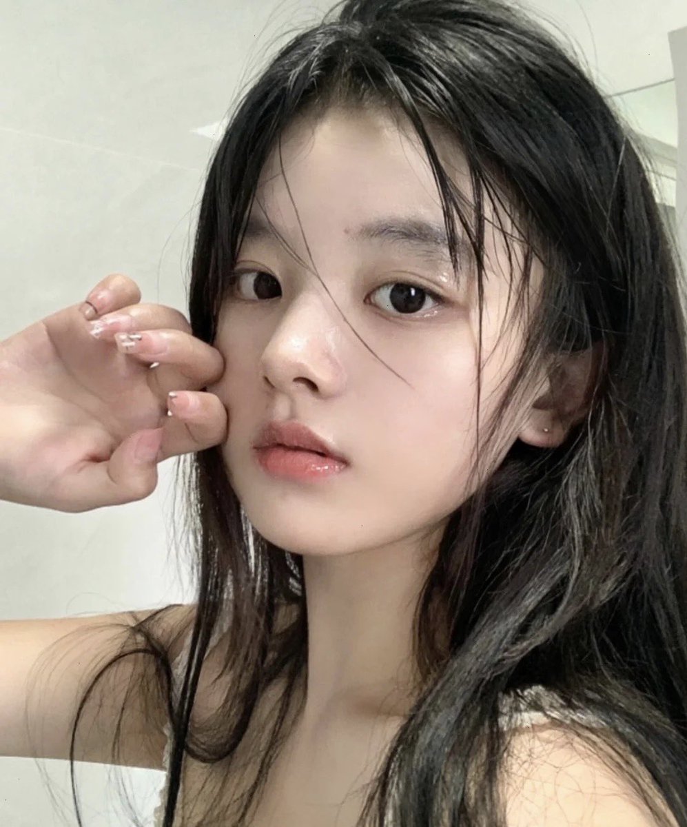 TrumanMonroe4's tweet photo. 那就来一波素颜吧 还请大家不要嫌弃 #重庆 https://t.co/TxyDUGA22t