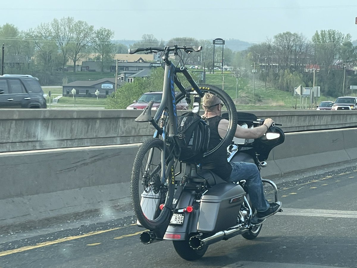 Ryan_Champlin's tweet photo. Never seen such a thing... #realbiker in the #midwest https://t.co/YY8gLSv7eZ