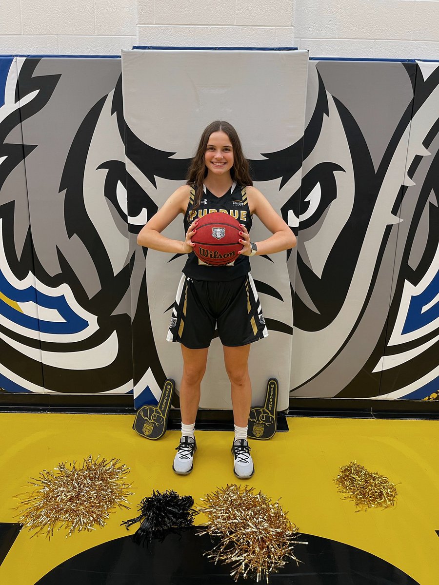 GeersMadelyn's tweet photo. After a great visit today, I am thrilled to say I have received an offer from IPFW! A big thank you to the coaches for this opportunity, and for showing me around the campus today! Go Mastodons! 💛💙 @MastodonWBB @Drivebball1 https://t.co/9BuTCs9B21