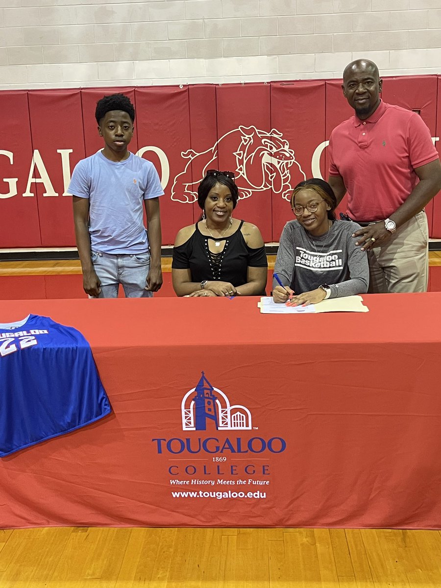 ECCCAthletics's tweet photo. Congratulations to @EastCentralWbb standout Mer’Cades Miller on signing with Tougaloo today!
#WarriorStrong https://t.co/5ZxQDine5i
