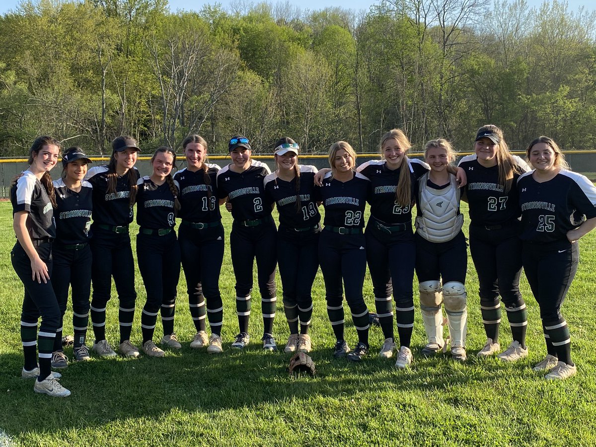 Sectional Champs!! Mustangs win 5-4 against Highland to advance! Great day to be a Mustang!! 💚🎉