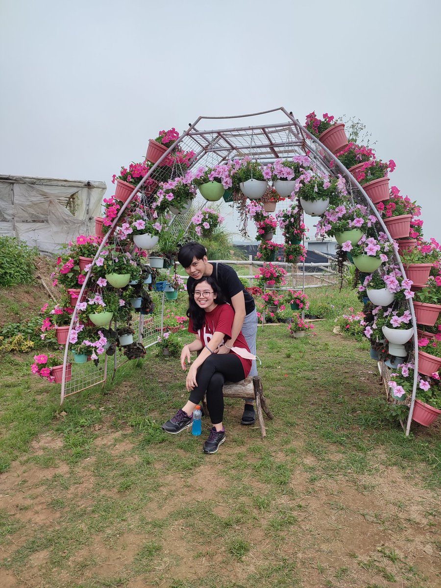 emnss_'s tweet photo. CONGRATS SA JOWA KONG ENGINEER NA!! Nagbunga na din ang paghihirap mo mahaaal! I'm so proud of you engineer! 💖🎓 https://t.co/3XK2lSsMdw