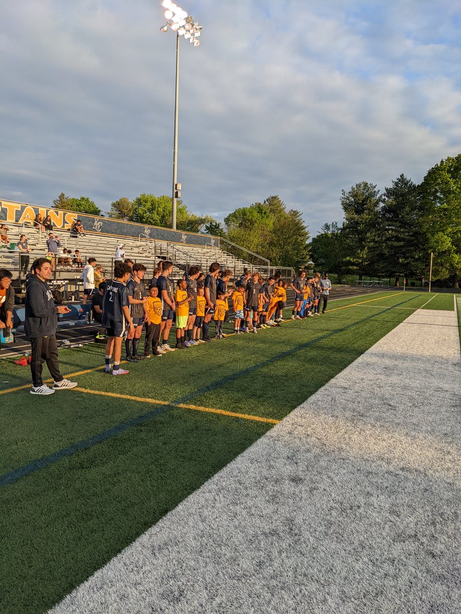 countylchs's tweet photo. Boys Soccer's "Readers are Leaders" night with the Frederick Douglas Elementary students! https://t.co/m87ZFrT5Zt