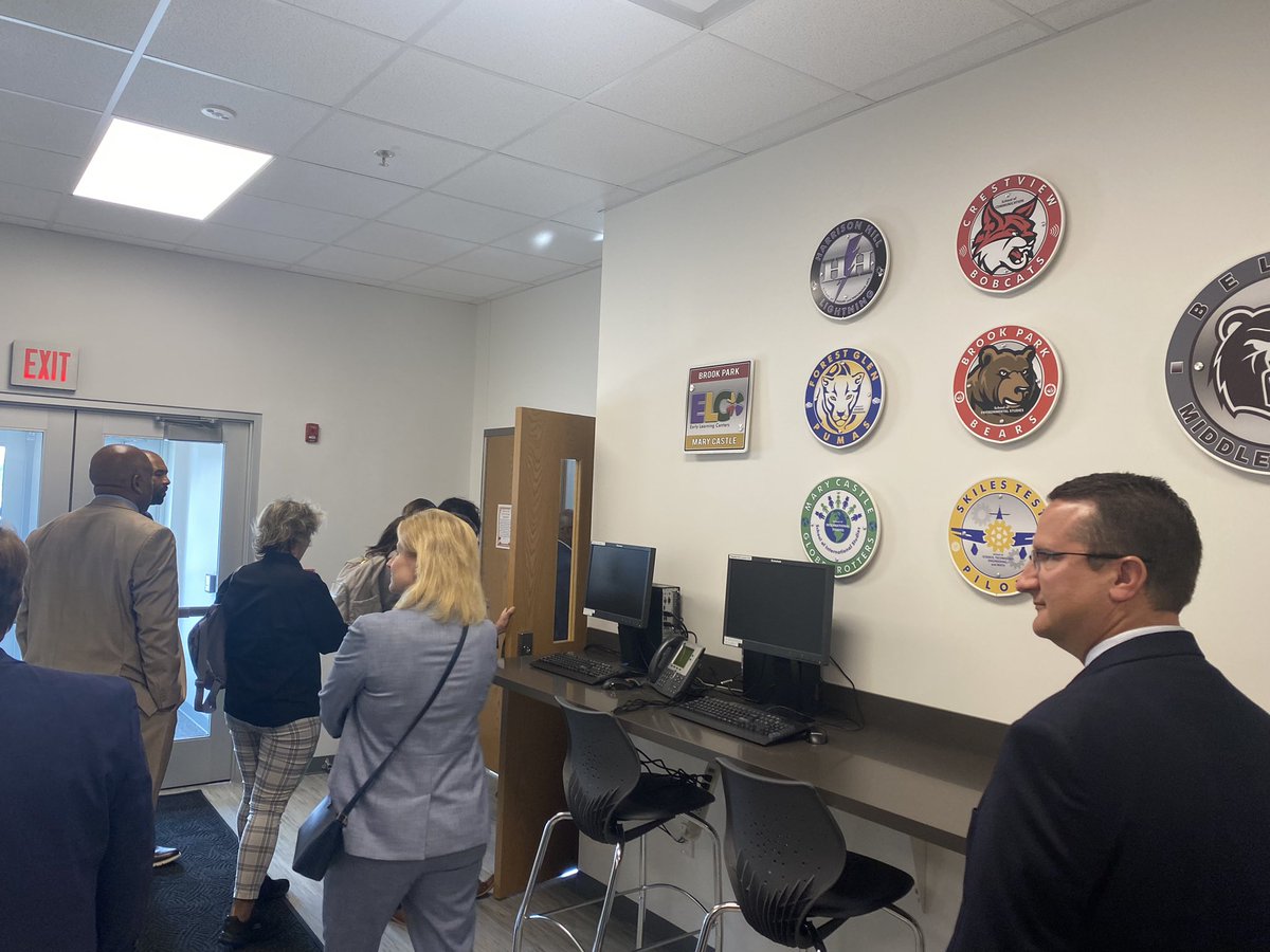 PrincipalBlythe's tweet photo. I enjoyed a tour of the Don Inskeep Transportation Facility in @ltgoodnews with colleagues!
@LTSFoundation can our 1st graders have our legacy field trip here? It’s amazing! #LTProud https://t.co/D6Sfxloubr