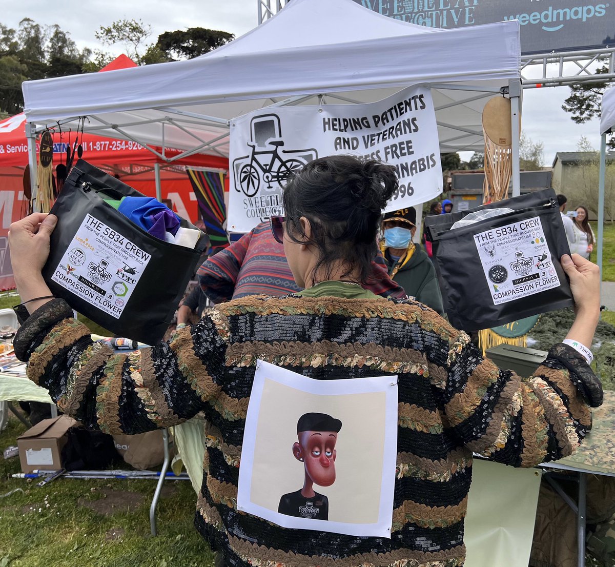 sweetleafjoe's tweet photo. #sweetleafcollective and @CryptoCannaClub representing at #420hippiehill. Those bags in the pic are the 1/4 pound compassion donations our veterans and patients receive for free. Can’t wait to have #cryptocannabisclub on the label! #freeweed https://t.co/pIiDadqDSe