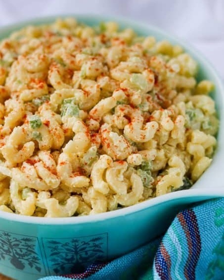 365DaysofBaking's tweet photo. Basic Macaroni Salad is made with elbow macaroni, green pepper, onion, celery, mayonnaise, yellow mustard, and white vinegar. This dish has lots of flavor that is sure to be a hit and staple at every summer ⁣
⁣
PRINTABLE RECIPE IN PROFILE⁣
… https://t.co/CXWHWFJvVW https://t.co/ELlEQ671dN
