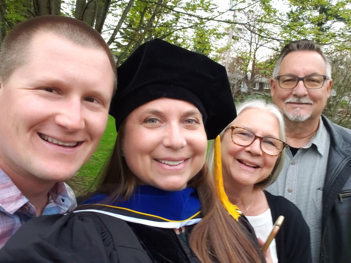 alisonkocek's tweet photo. #PhDone! Thanks to everyone who helped me along the way! https://t.co/l0p5HWk8l5