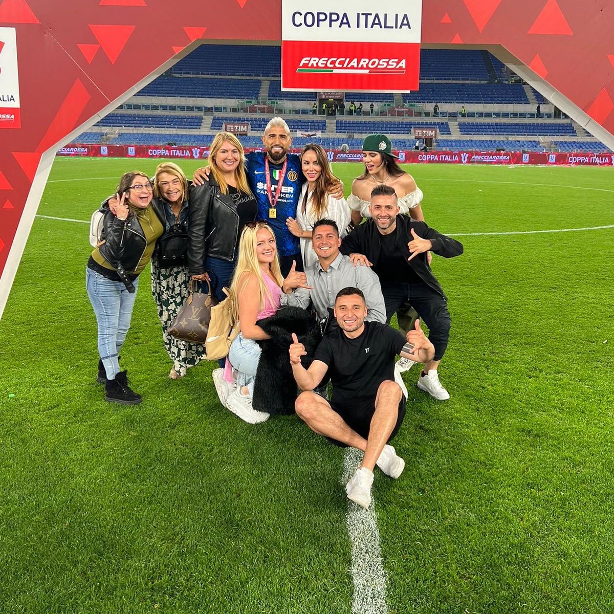 kingarturo23's tweet photo. Otra más familia ❤️🏆🙏🏽💪🏽🔥💣 🇨🇱🇨🇱🇨🇱🇨🇱🇨🇱🇨🇱 https://t.co/MA0oOw8Yb2