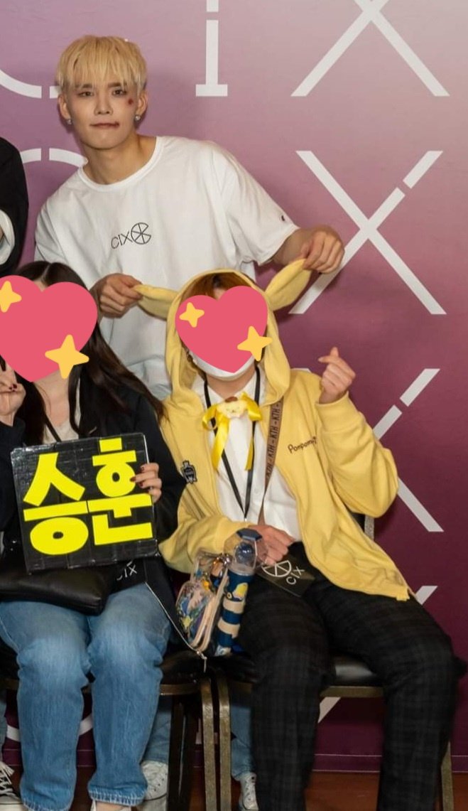 milkuupuppy's tweet photo. 😭�� HE HEGSWHWHNA
he held up the ears on my pompompurin hoodie 😭😭😭
#CIX #cixinberkeley #CIXinSF https://t.co/Q2oOZsSxbb