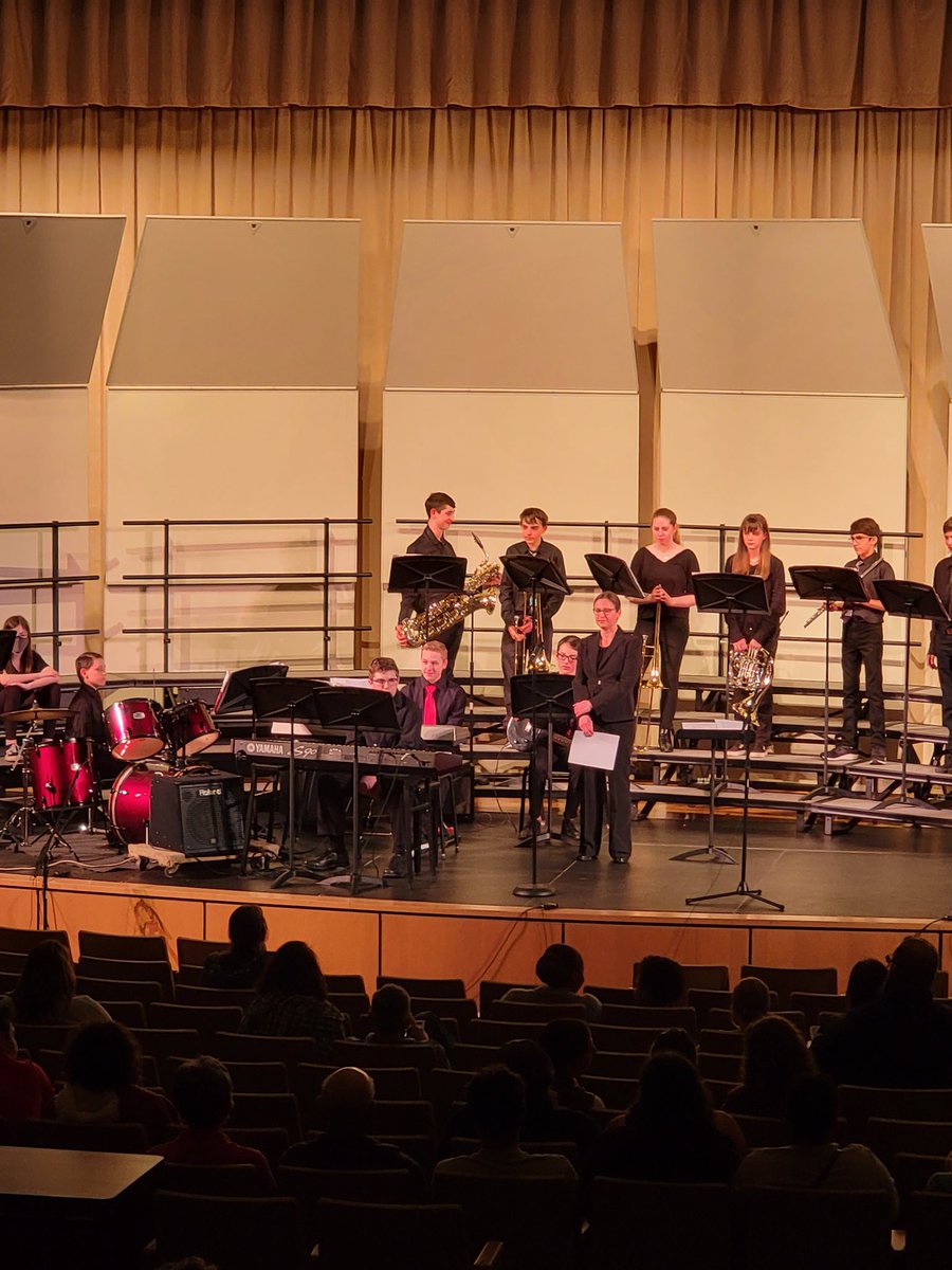 R8RMS's tweet photo. Middle school Spring Concert
Jazz band https://t.co/5ygceJ5V6V