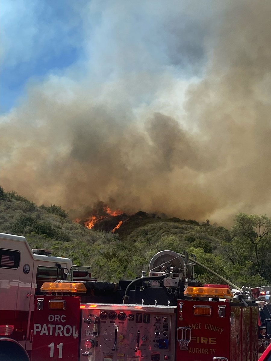 OCSDLagunaNigue's tweet photo. Communities near Pacific Island Drive and Coronado Pointe need to evacuate do due fast moving brush fire. https://t.co/1n7p2o4AAG