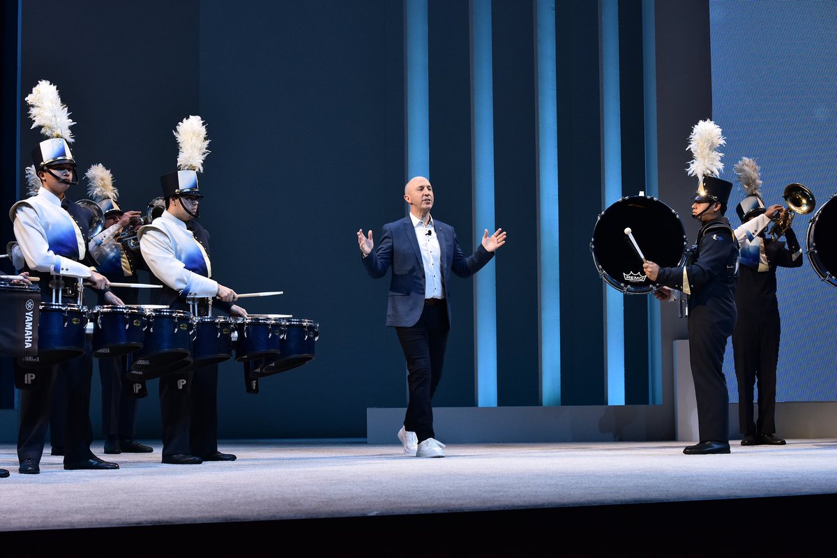 Julia White (@julwhite) on Twitter photo Great day 2 keynote at #SAPSapphire where <a href="/ScottROfficial/">Scott Russell</a> talked with @GScott16 of Melissa Goldman of Google and <a href="/ArtSebastian1/">Art Sebastian</a> of Casey’s about the combo of technology and people to drive business transformation. The drumbeat continues into Day 3…🥁!! Great day 2 keynote at #SAPSapphire where <a href="/ScottROfficial/">Scott Russell</a> talked with @GScott16 of Melissa Goldman of Google and <a href="/ArtSebastian1/">Art Sebastian</a> of Casey’s about the combo of technology and people to drive business transformation. The drumbeat continues into Day 3…🥁!!