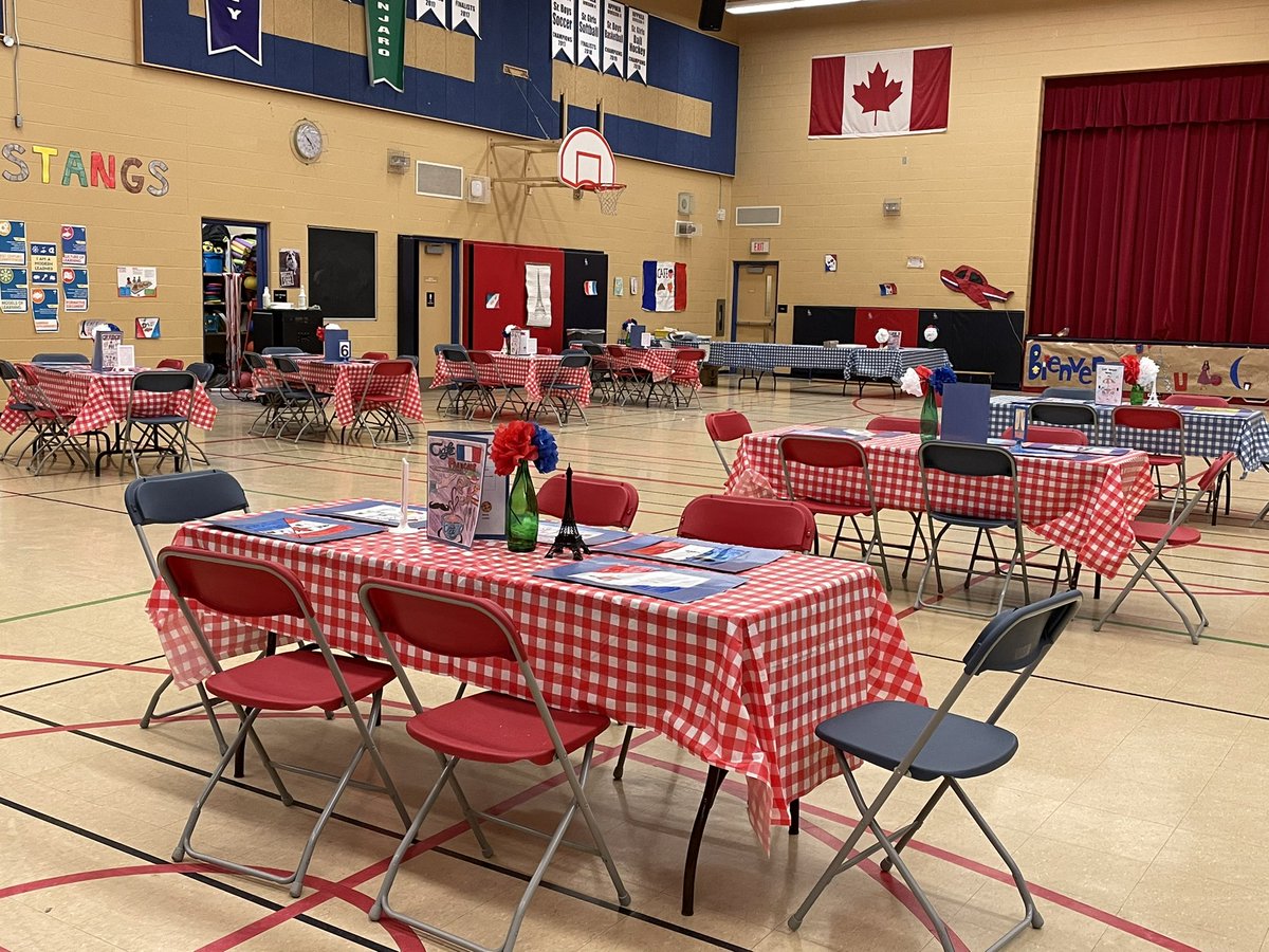 bpolicelli's tweet photo. Looking forward to our French café tomorrow @MountRoyalPS. Students are excited and ready to take your 🥐 orders. #fsl #educationweek . https://t.co/8jyIGBBhk6