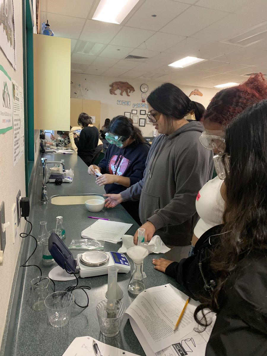 SCMooreScience's tweet image. Summit students are looking to break the Case of the Poisonous Pill. Project based learning at its finest. #summitstrong #ittakesallofus