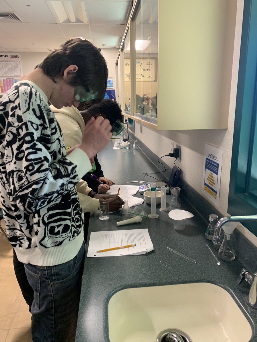 SCMooreScience's tweet image. Summit students are looking to break the Case of the Poisonous Pill. Project based learning at its finest. #summitstrong #ittakesallofus