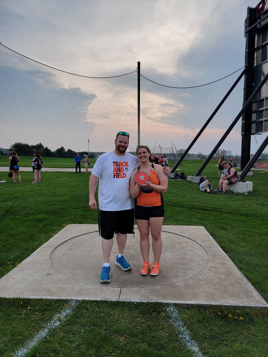 Coach_Dodson's tweet photo. Ticket 🎟 punched Emma Rich in 3A disc 1st place 36.29!!!! @lylearich1 @HarlemHuskiesAD @IHSAState https://t.co/Q9uz6iNzIK