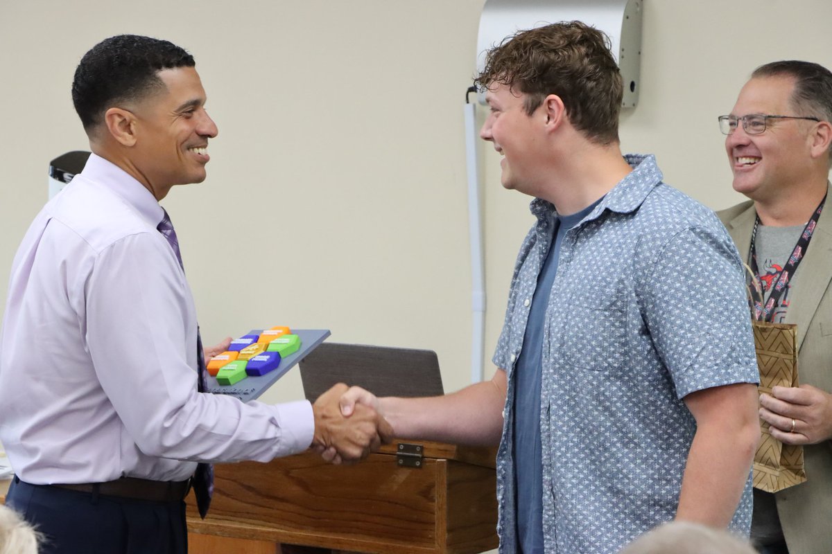 OCSD1's tweet photo. Nick Arnett is a senior Engineering student at Fort Walton Beach High School. Today he presented Superintendent Chambers with a 3D printed version of our Pillars of the Next Generation of Okaloosa Schools!
#NextGenOCSD #SeniorSpotlight #CTE #Engineering #3dprint @spolskij https://t.co/Ti97cXkejw