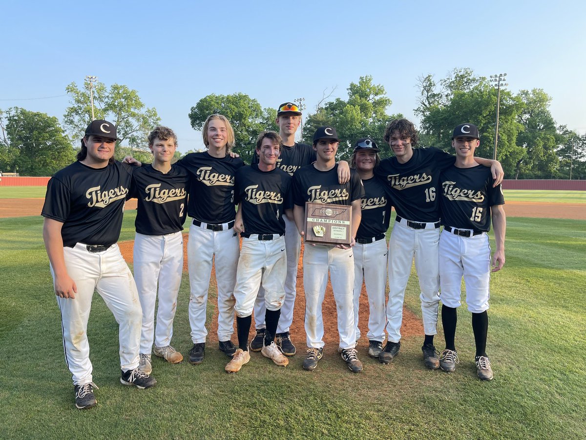 CMS_BSB's tweet photo. CHAMPS 🏆 https://t.co/Jwd6pQCO9h