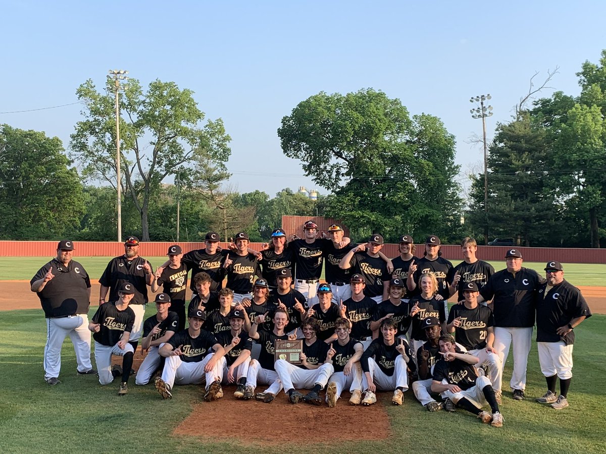 CMS_BSB's tweet photo. CHAMPS 🏆 https://t.co/Jwd6pQCO9h