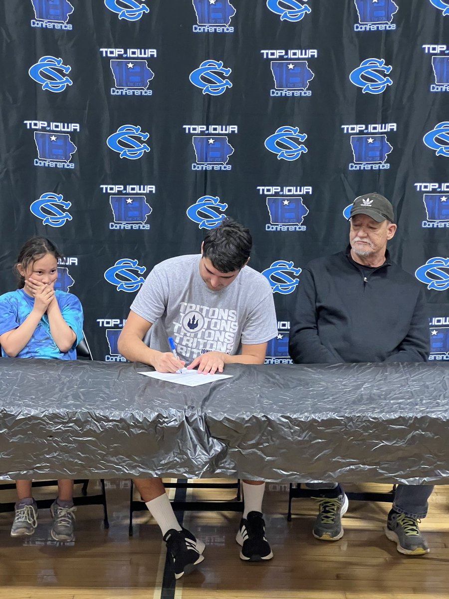 CS_Panthers's tweet photo. Congratulations to Angel Jose on signing his letter of intent to play basketball at @ICCCMensBBall next year https://t.co/CjFQvSUyvF