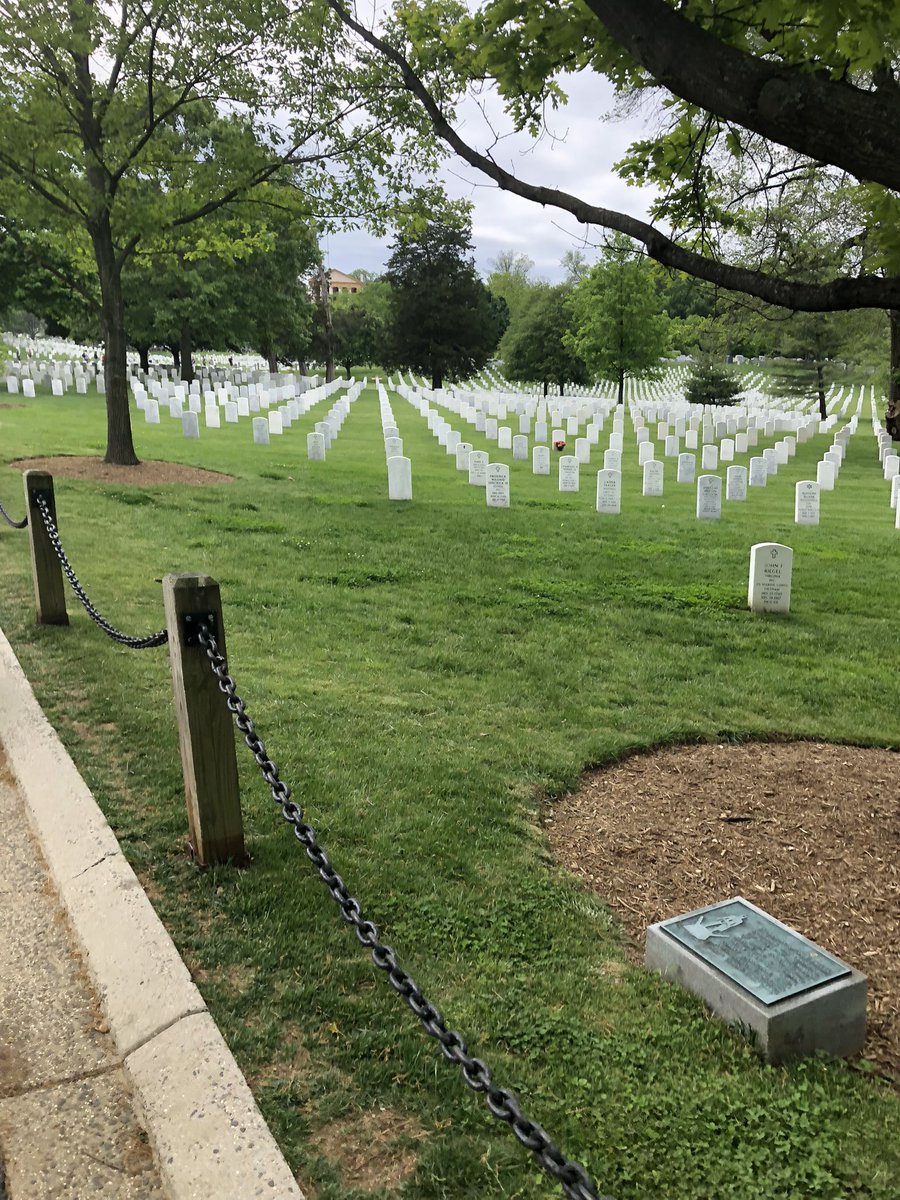 mo_nrhs's tweet photo. Arlington National Cemetery @NRMSDC https://t.co/0lGRdhZheI