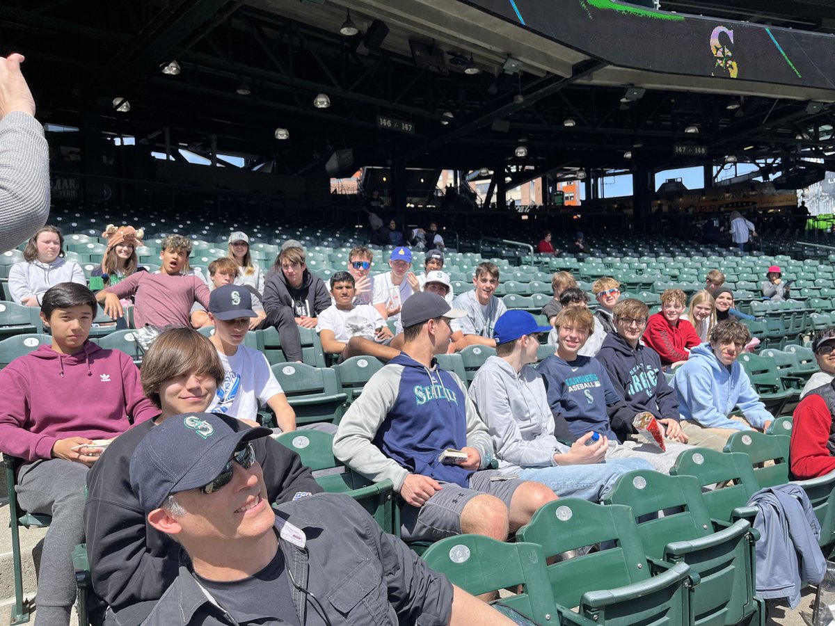 mbarlament's tweet photo. Skyline High School DECA.  Washington Deca Pro Sports Day. ⁦@ROOTSPORTS_NW⁩   ⁦@Mariners⁩ https://t.co/RQB3aF7Kbt