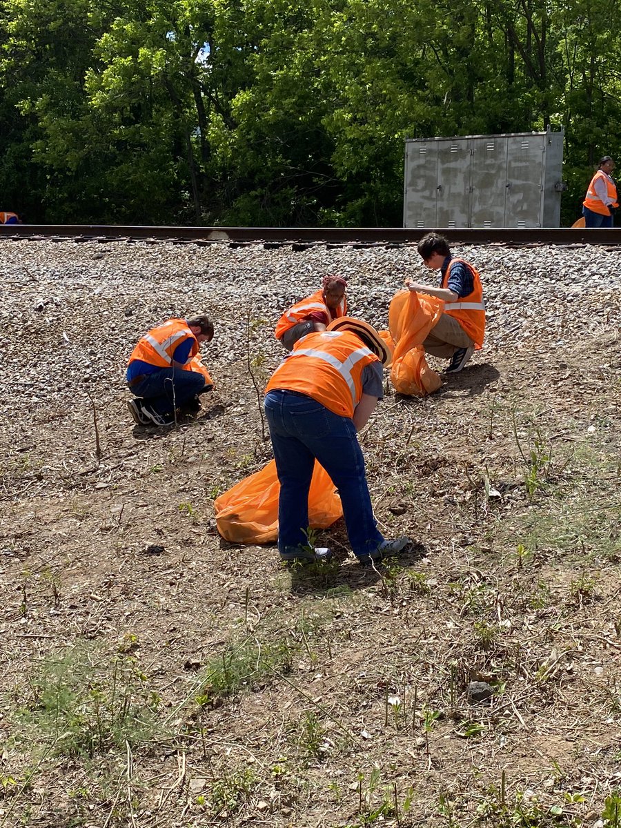 FCSreader's tweet photo. Cleaning up @FranklintonNC with FMS @FranklintonMS and community members!! https://t.co/qxR6LHjsY1