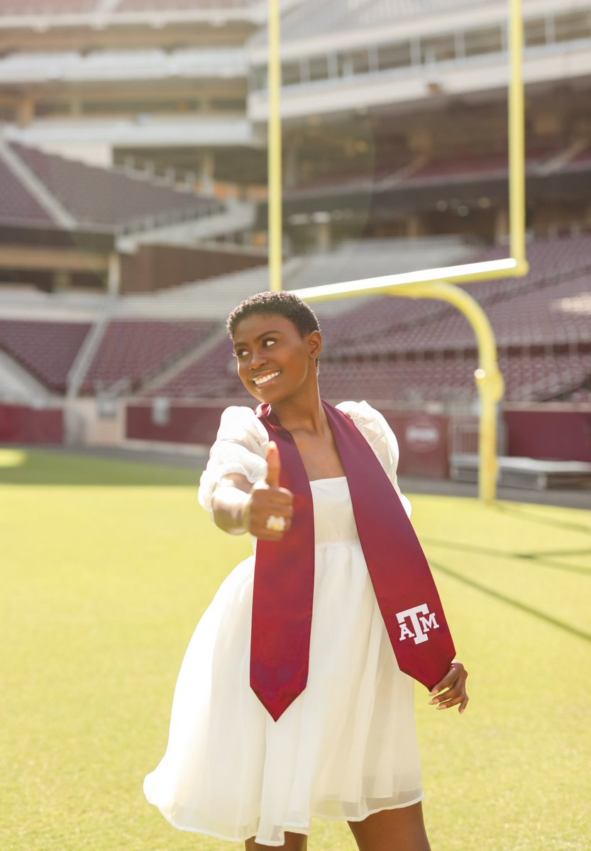 kpphilliips's tweet photo. officially official. final grades submitted and ya girl is graduating from THE Texas A&amp;M University! #tamu #tamugrad #tamu22 https://t.co/vtzvq5aY0T