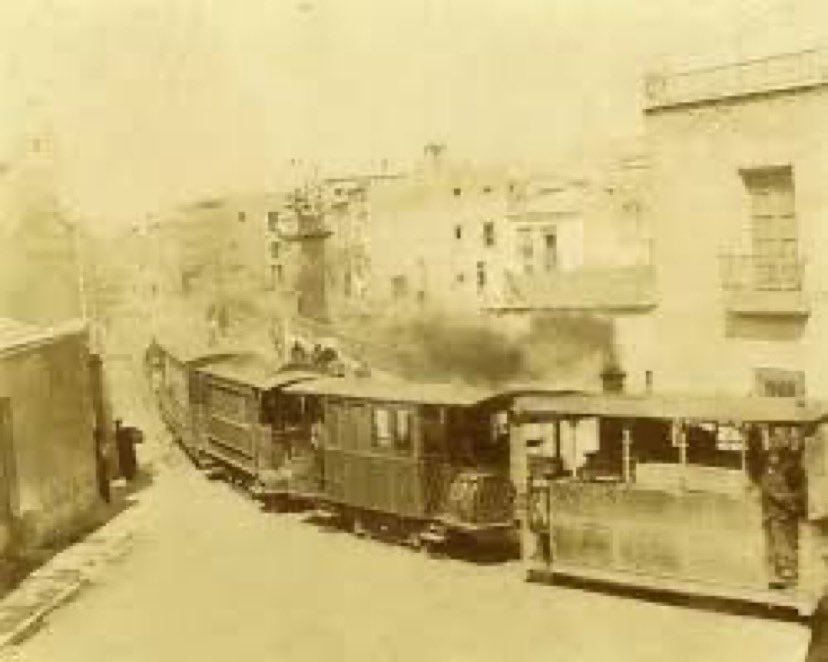 lachicharraelx's tweet photo. saps que a Elx hi havia un tranvía ??🚋🚋 https://t.co/c9kfGaecGI