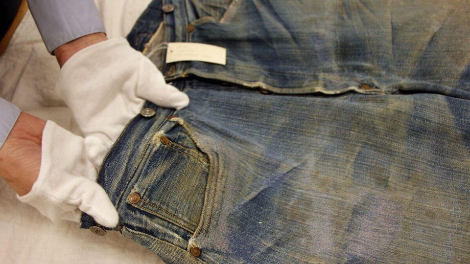 historydefined's tweet photo. Oldest surviving pair of Levis jeans dating back to 1879. https://t.co/PjDPlfXuiR