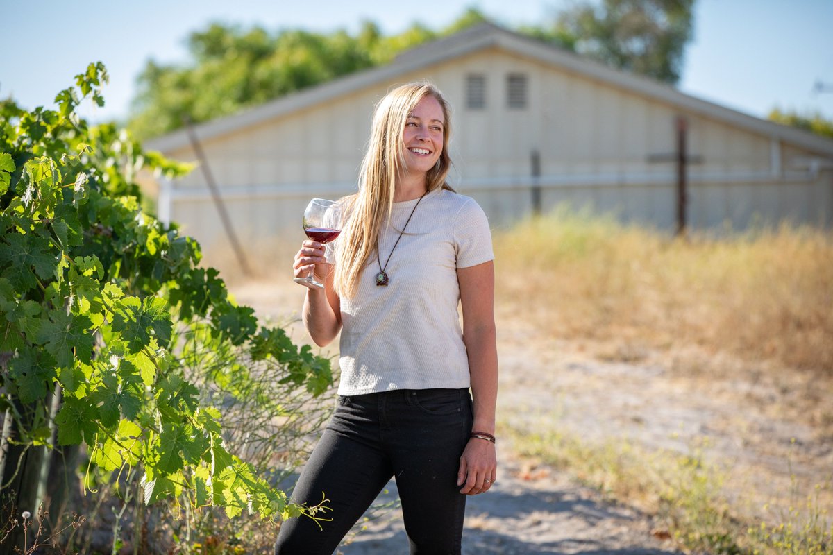 This month's wine shipment is selling quickly! Be sure to get yours and join us for a #virtualwinetasting with the winemaker on May 25! These are some of the best wines from Santa Barbara...🍷
piazzafamilywines.com/wine/lwl-sprin…