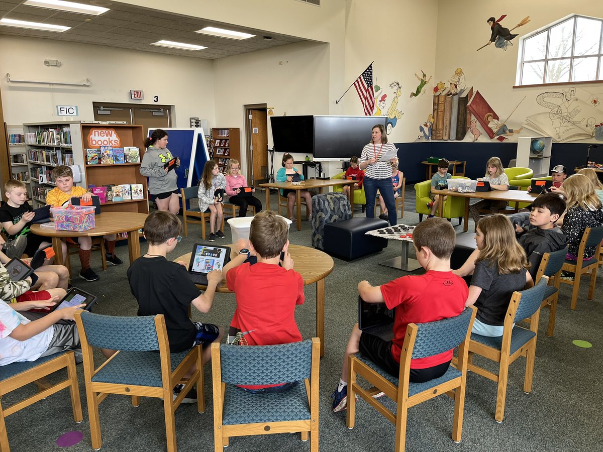 Coding today with Scratch #RaiderStrong <a href="/PCSD_LN/">Lannoye Elementary</a> 📱