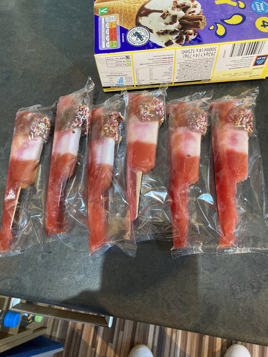 GeddesAo's tweet photo. @AldiUK Still frozen, and everything else in the cool bag was fine. Must have melted in the shop https://t.co/meQRgPVxyr