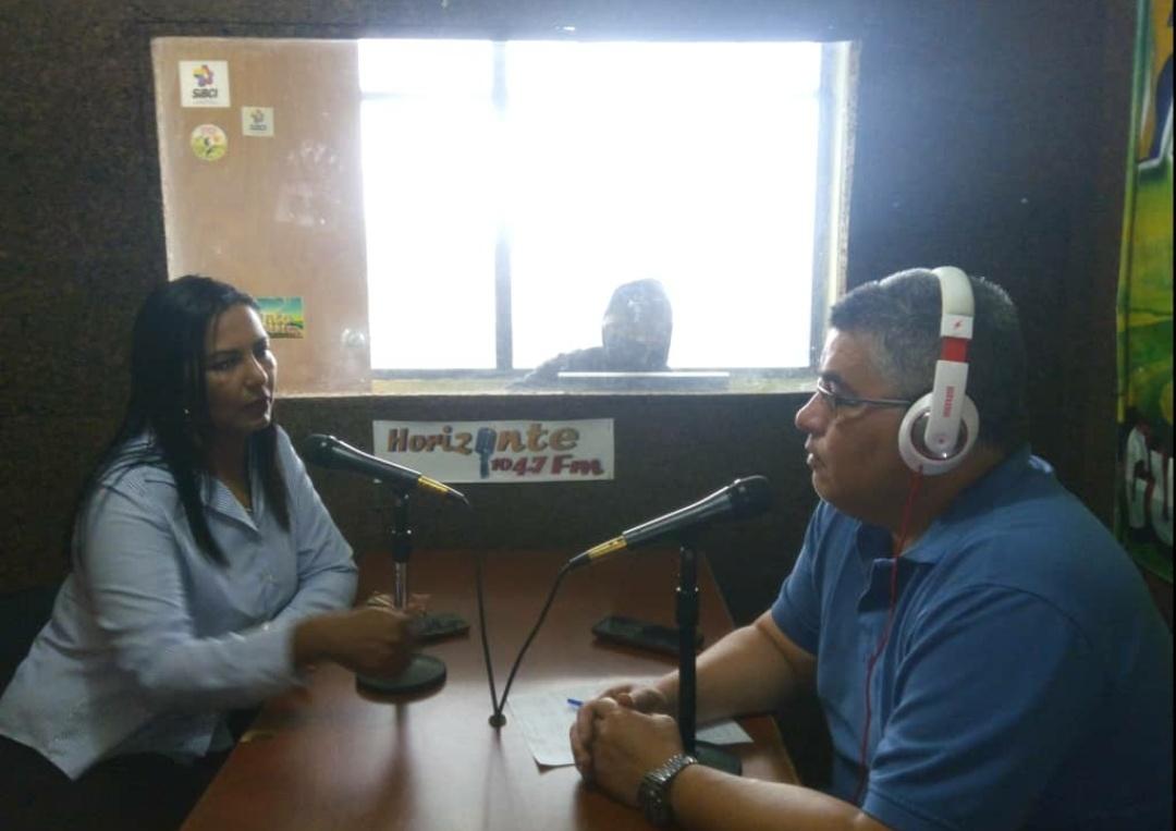 GuanipaMrt2's tweet photo. Análisis Coyuntura, el trabajo de TUPAMARO como Partido político y la organización del Poder Popular fueron los temas abordados por Alexander Díaz responsable municipal y @YarkiTUPAMARO, en el programa de radio Guanipa al Día.
¡Contra la guerra mediática, Comunicación Popular! https://t.co/ng8UePt2jk