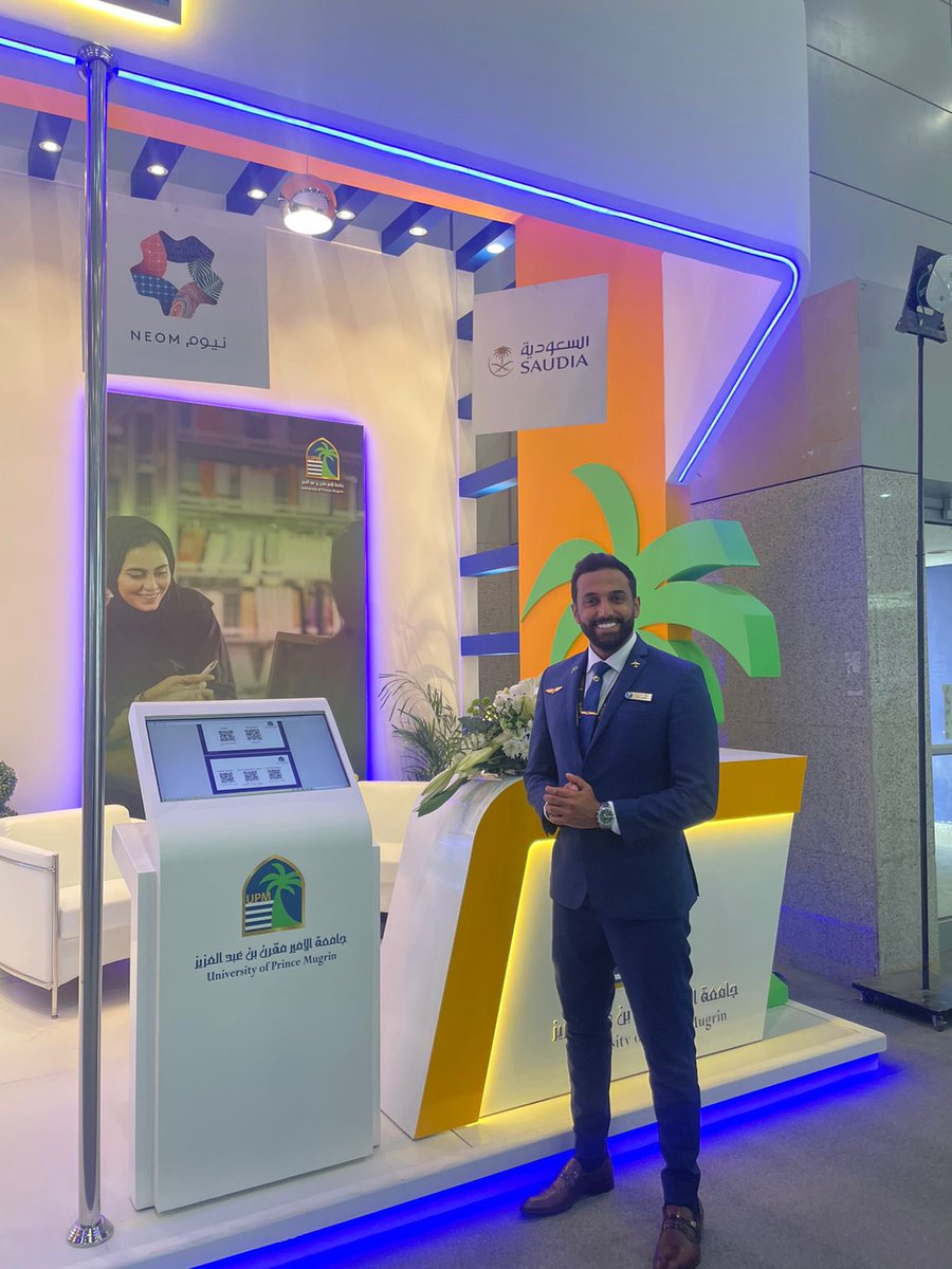 SaudiaGroup's tweet photo. متدربو #الخطوط_السعودية في برنامج الطاهي الجوي بجامعة الأمير مقرن بن عبدالعزيز، يشاركون تجربتهم ورحلة شغفهم مع زوار #المؤتمر_المعرض_الدولي_للتعليم. https://t.co/GL2WrLyqXZ