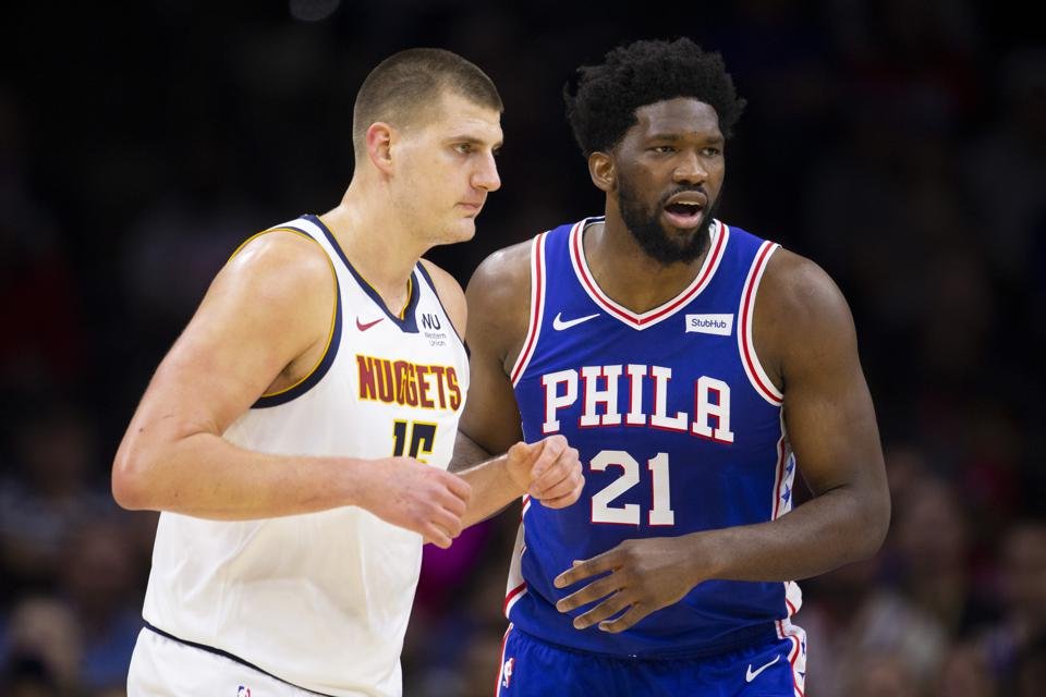 Joel Embiid sobre el MVP a Jokic: 🗣️🗣️

"Sabía que iba a pasar. Obviamente, felicidades a Nikola Jokic, ha tenido una temporada increíble y se lo merecía. Había muchos candidatos posibles: yo, Giannis e incluso Devin Booker. Así que no había una decisión correcta o incorrecta".