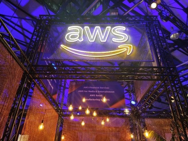 So much fun talking to #aws Serverless DA and Serverless specialist people. #serverless is the way