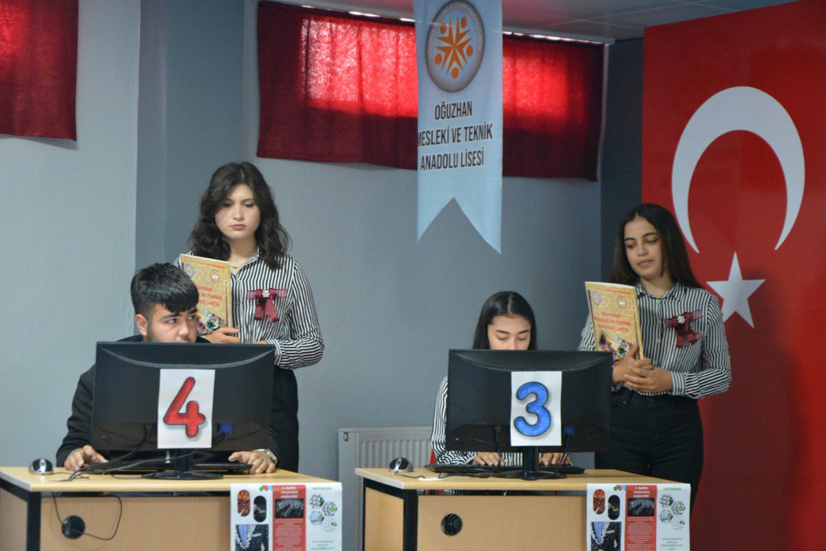 BucakOMTAL's tweet photo. Okulumuz organizasyonu ile Meslek lisesi öğrencilerinin kişisel ve mesleki gelişimlerine katkıda bulunmak, F klavyeyi profesyonelce kullanabilme, on parmak ve bakmadan süratle yazabilme becerisi kazandırmak, https://t.co/RzLWKC9giY