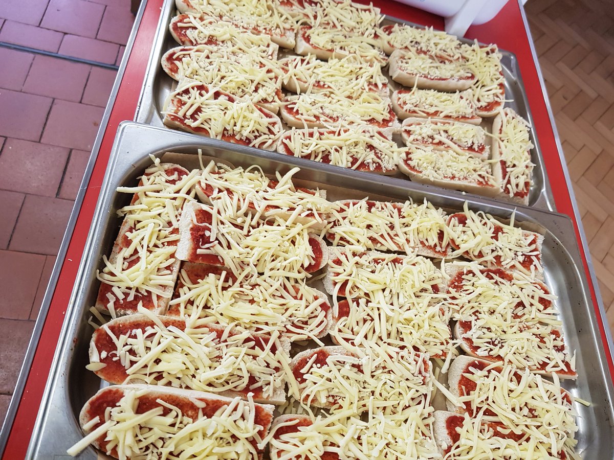 infantskitchen's tweet photo. On today's menu we had French bread pizza's, pepperoni and margarita yummy 🍕🍕🍕 https://t.co/eNy1SjY7FW