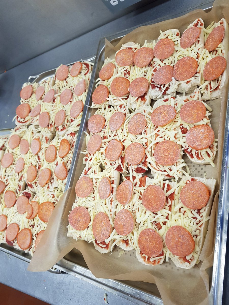 infantskitchen's tweet photo. On today's menu we had French bread pizza's, pepperoni and margarita yummy 🍕🍕🍕 https://t.co/eNy1SjY7FW