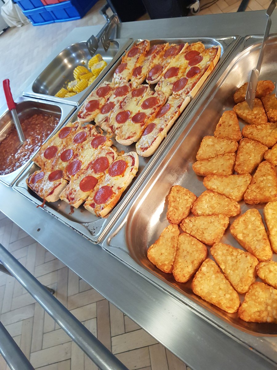 infantskitchen's tweet photo. On today's menu we had French bread pizza's, pepperoni and margarita yummy 🍕🍕🍕 https://t.co/eNy1SjY7FW