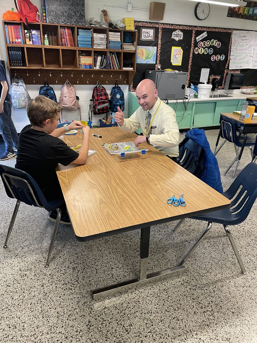 AmyClarkSparkle's tweet photo. Our NEHS is hard at work helping Ukraine refugees! They have a store selling ribbons and bracelets to show support and are doing a penny drive to raise money! Thank you Mr.Stone for helping with the service project! @SpotswoodElem https://t.co/yoayMJdXjk
