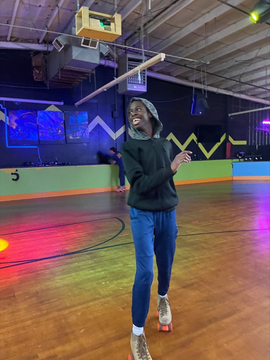 AndersonAutism's tweet photo. Students enjoying some skate time at Hyde Park Roller Magic! #RollerSkating #RollerMagic #Autism #1in44 https://t.co/SkK3Cx0lJt