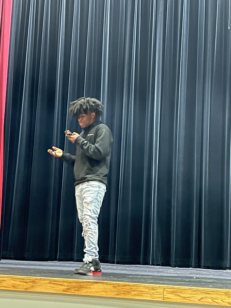 amobs_ela's tweet photo. To be or not to be was not even a question as Mrs. Moody’s Eng IV students chose to be exceptional in their Hamlet re-enactments! @SecondaryELAWS @WalkertownHigh https://t.co/ty4g9JKiBK
