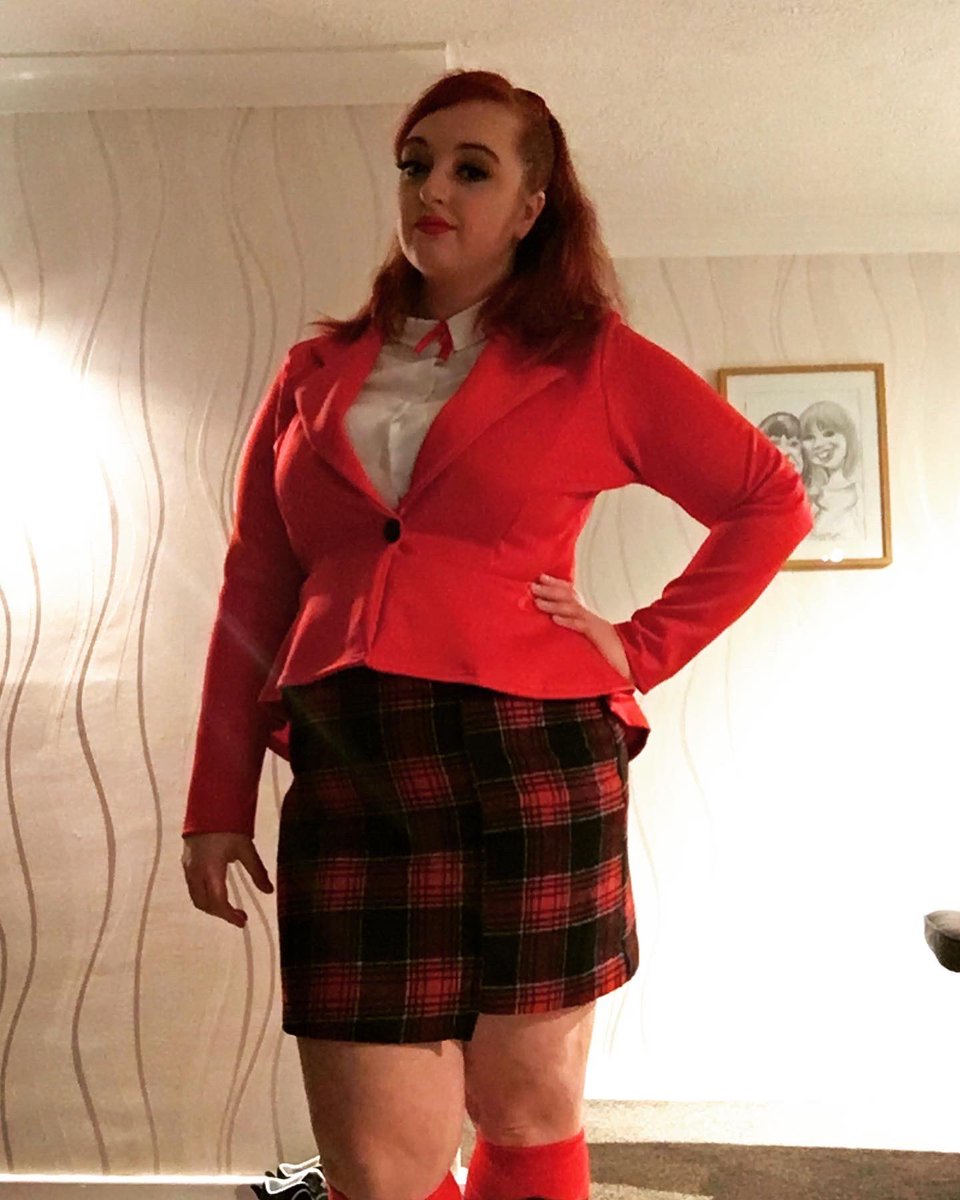 natalie_anne_d's tweet photo. @HeathersMusical @TheOtherPalace Living my fullest Heather Chandler fantasy, I felt so powerful! 💪 ❤️#HowVeryCosplay https://t.co/ca4sI3htiD